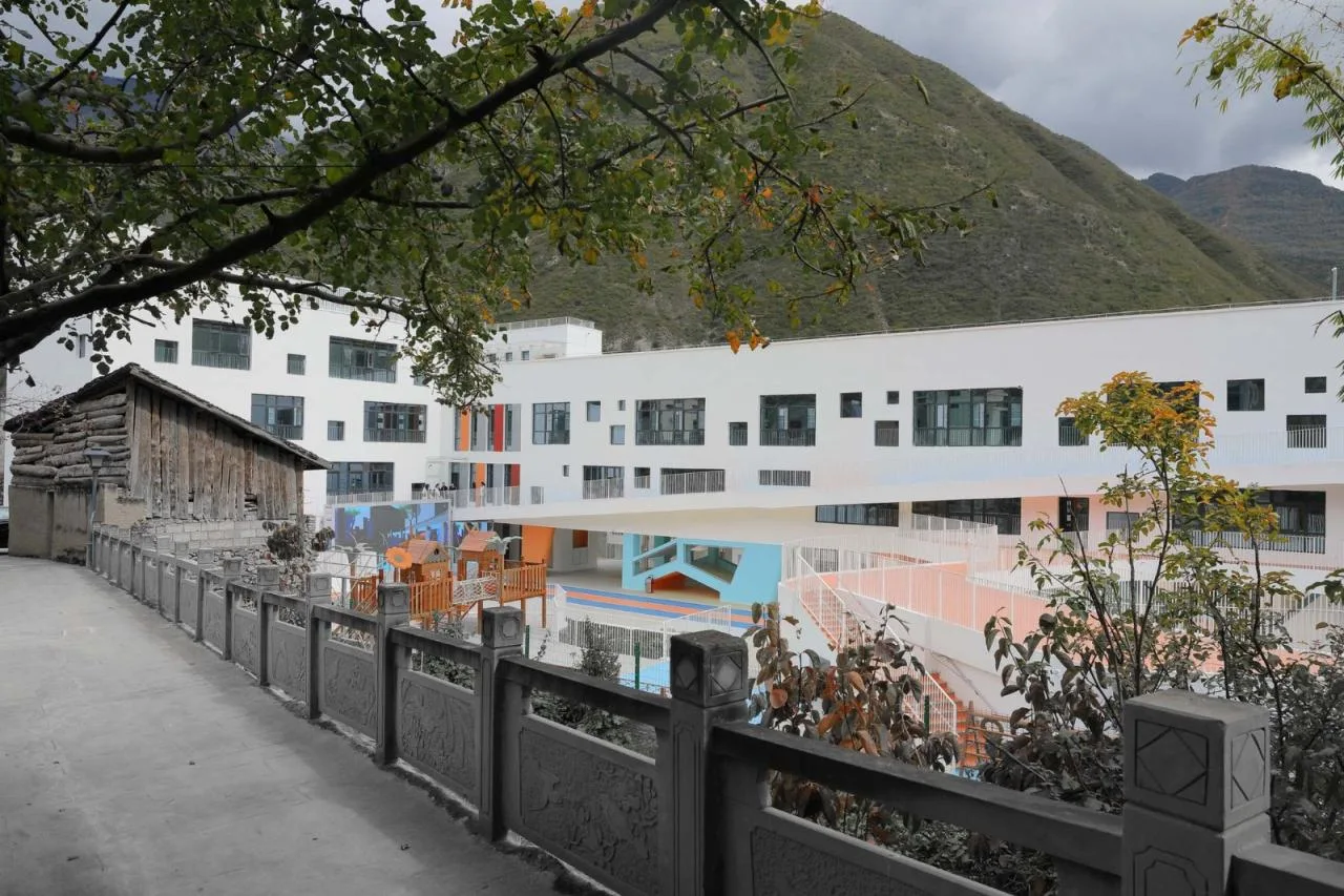 BIM Architecture | Qihang Kindergarten in Jiuzhaigou Valley Scenic and Historic Interest Area County/Dongyi Architecture