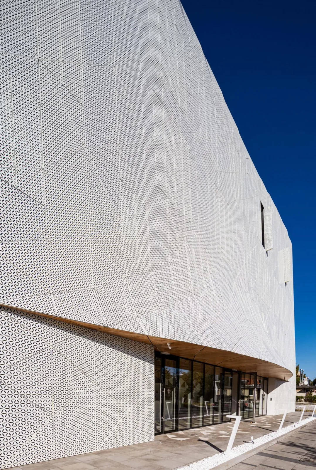BIM Architecture | The 'Wave' of Healing Towns, Medical Research Center/FAAB