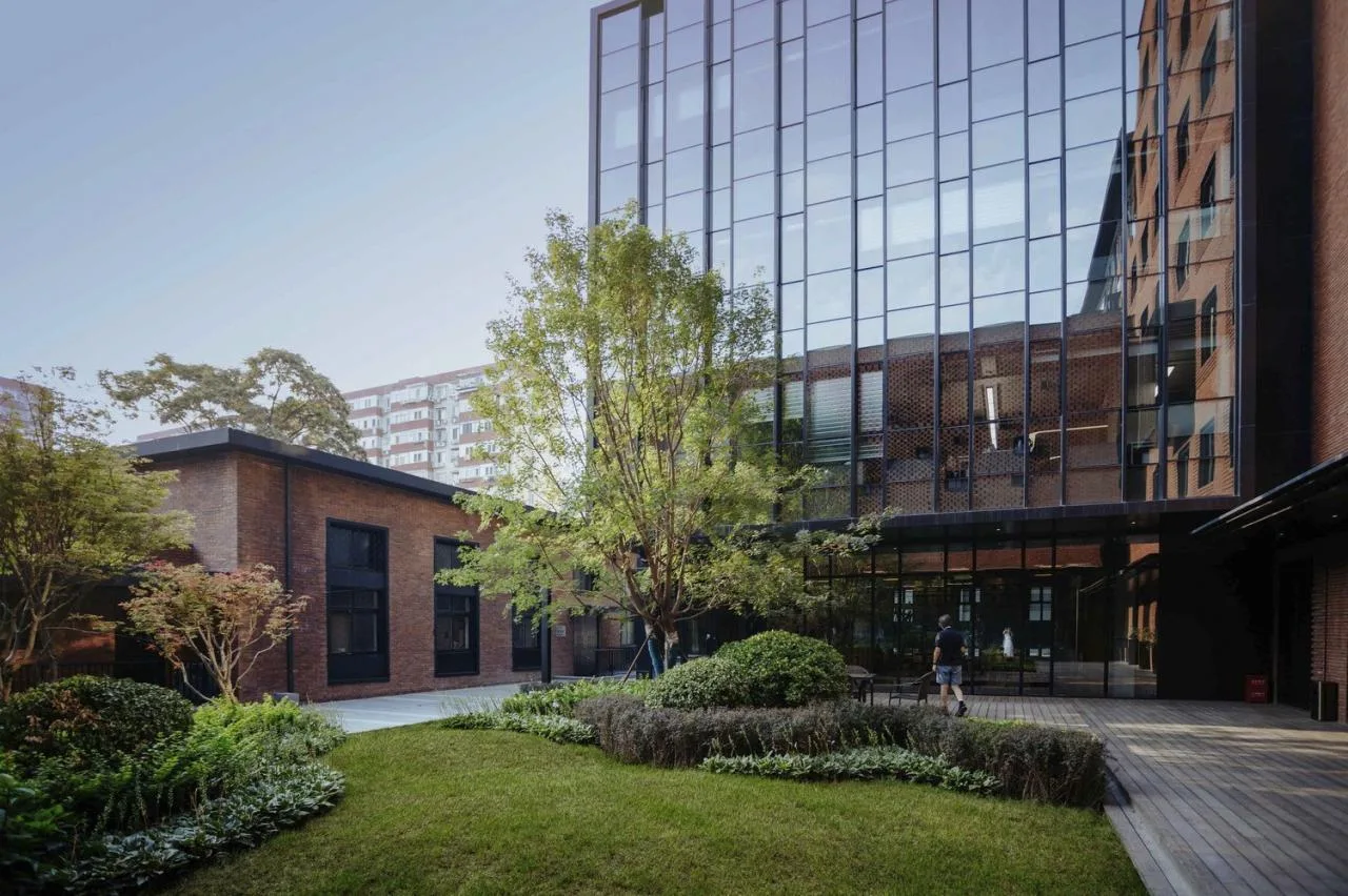BIM architecture | A memory iteration on the moat: headquarters office building update/Beijing Urban Construction Design and Development Group Co., Ltd