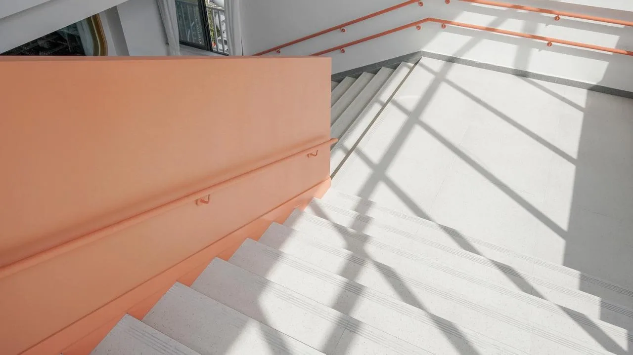 BIM Architecture | Haikou Mountain High School Kindergarten: How to conquer children with a kindergarten located under a high-speed railway station/DIKA's new work
