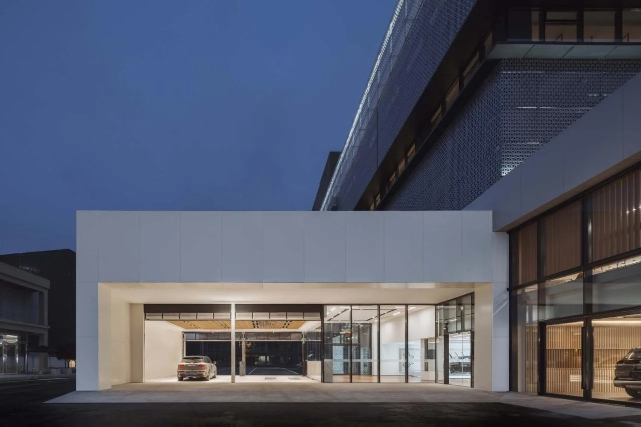 BIM Architecture | Chengdu BMW Experience Center/Zhu Haibo Architectural Design Firm