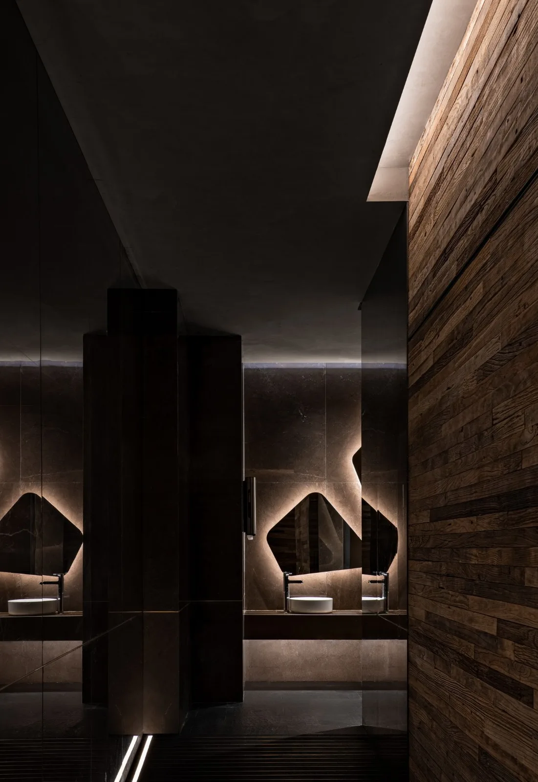 BIM Architecture | Four Seasons Minfu Shanghai Bund Store/IN.X Interior and Exterior Design