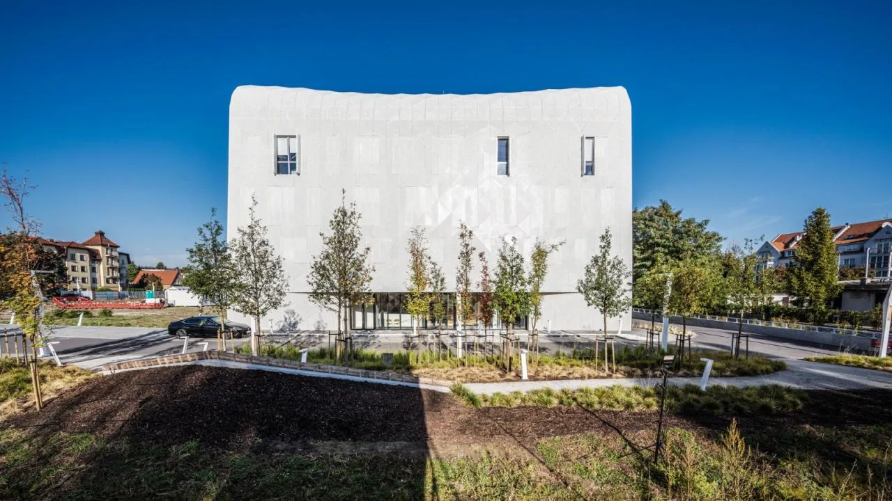 BIM Architecture | The 'Wave' of Healing Towns, Medical Research Center/FAAB