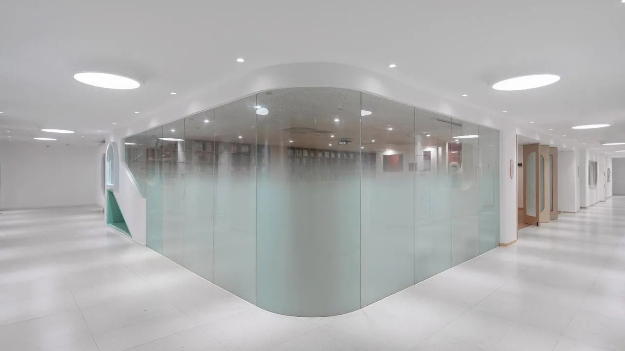 BIM Architecture | Haikou Mountain High School Kindergarten: How to conquer children with a kindergarten located under a high-speed railway station/DIKA's new work