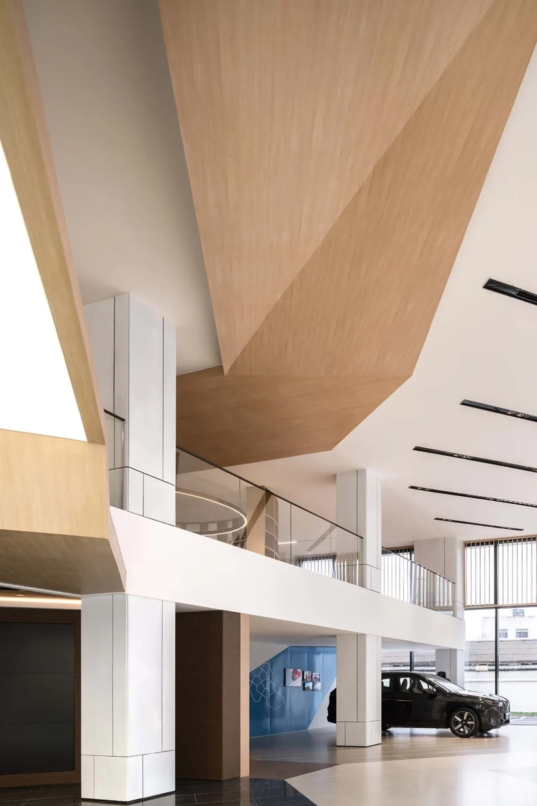 BIM Architecture | Chengdu BMW Experience Center/Zhu Haibo Architectural Design Firm