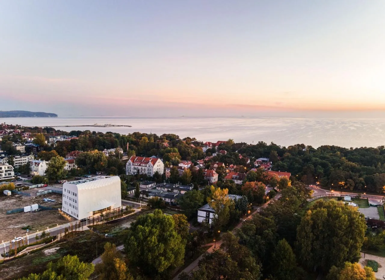 BIM Architecture | The 'Wave' of Healing Towns, Medical Research Center/FAAB