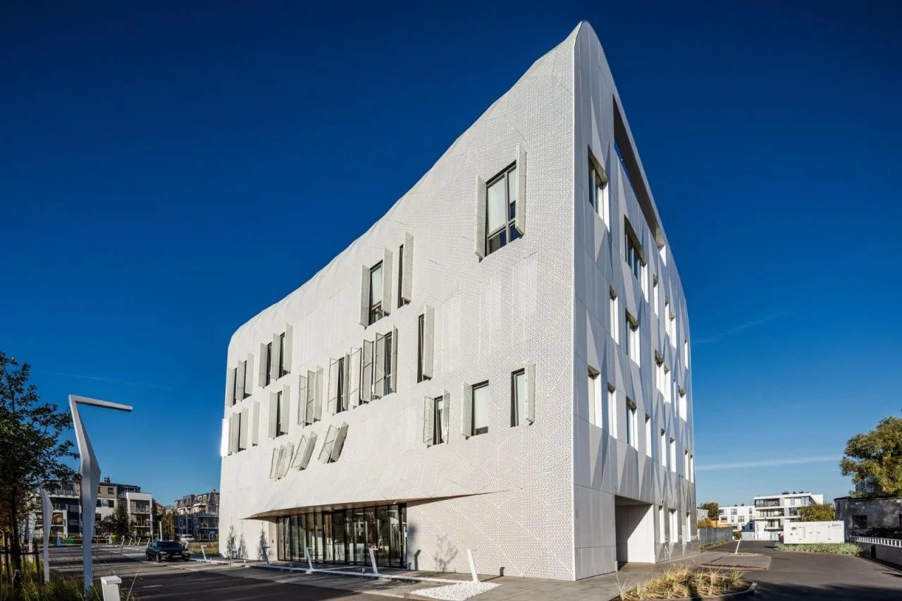 BIM Architecture | The 'Wave' of Healing Towns, Medical Research Center/FAAB