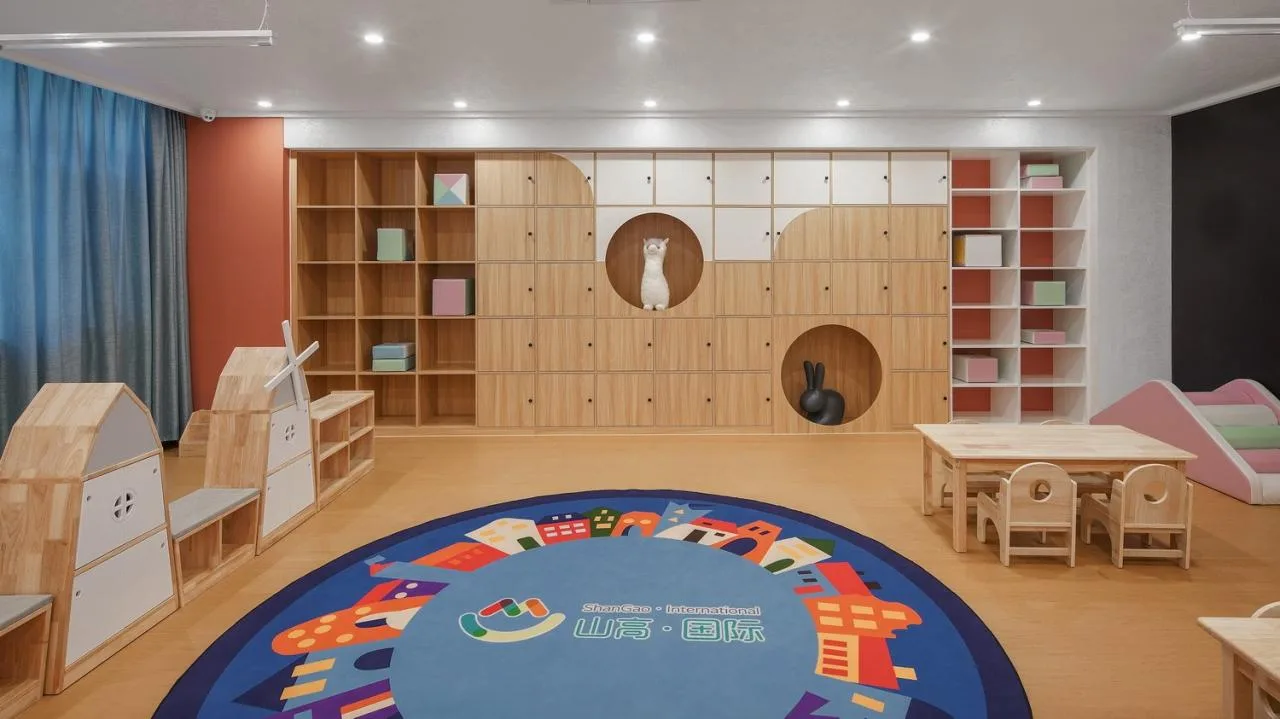 BIM Architecture | Haikou Mountain High School Kindergarten: How to conquer children with a kindergarten located under a high-speed railway station/DIKA's new work