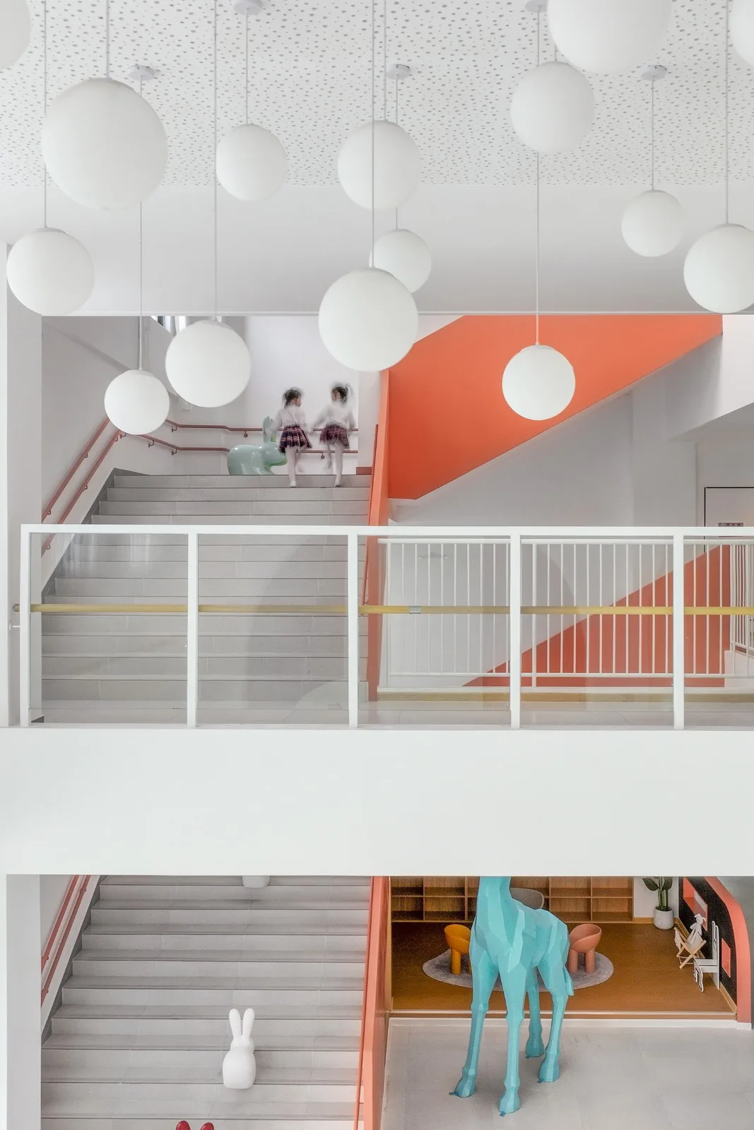BIM Architecture | Haikou Mountain High School Kindergarten: How to conquer children with a kindergarten located under a high-speed railway station/DIKA's new work