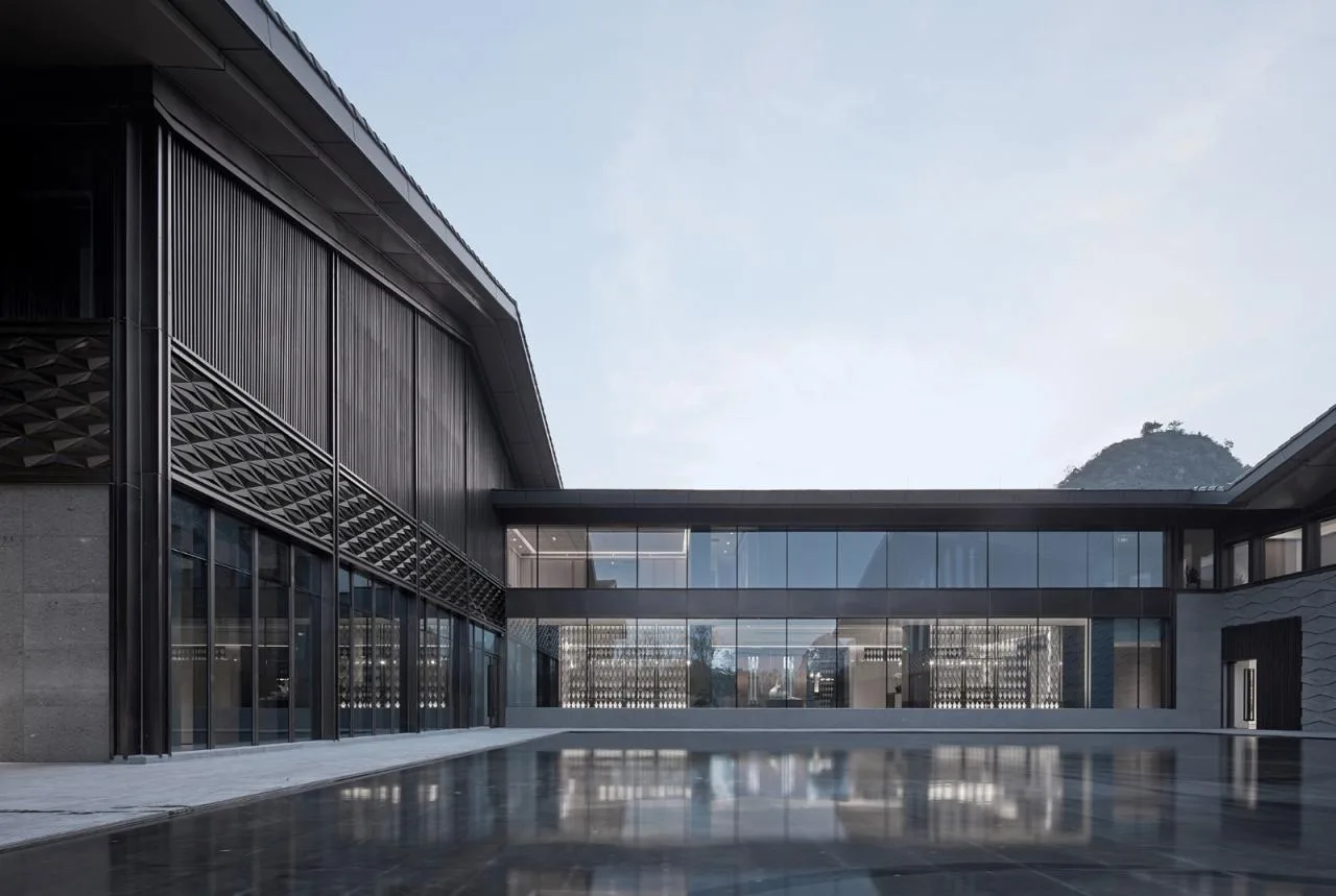 BIM Architecture | Creating 'Negative Space' between Mountains and Rivers - Tashan Guild Hall/UA You'an Design for Lijiang Cultural Tourism Resort