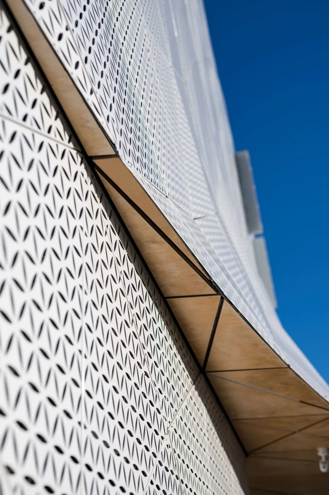 BIM Architecture | The 'Wave' of Healing Towns, Medical Research Center/FAAB