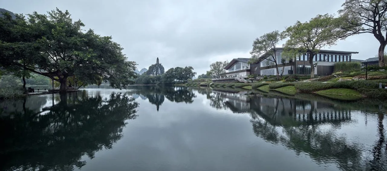 BIM Architecture | Creating 'Negative Space' between Mountains and Rivers - Tashan Guild Hall/UA You'an Design for Lijiang Cultural Tourism Resort
