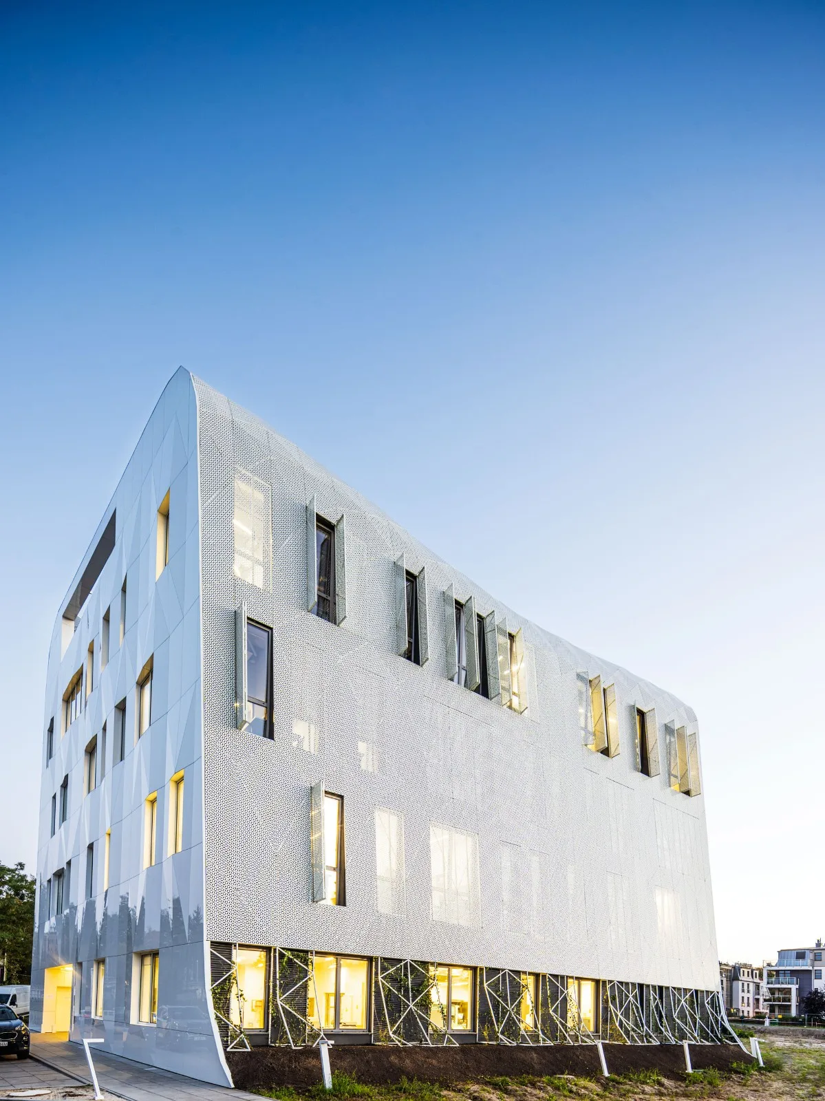 BIM Architecture | The 'Wave' of Healing Towns, Medical Research Center/FAAB