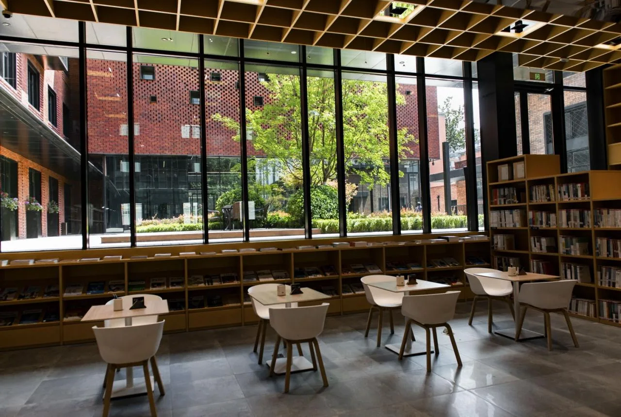 BIM architecture | A memory iteration on the moat: headquarters office building update/Beijing Urban Construction Design and Development Group Co., Ltd