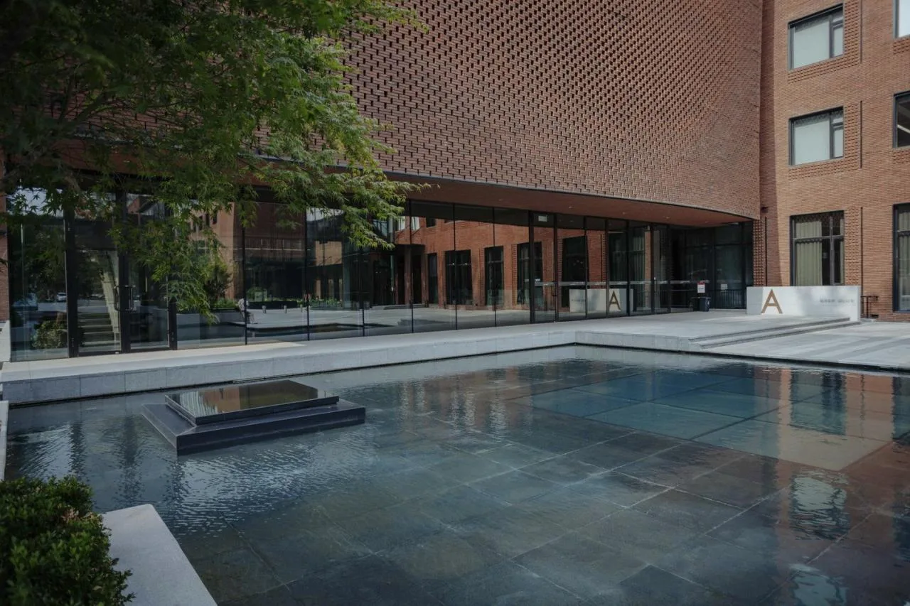 BIM architecture | A memory iteration on the moat: headquarters office building update/Beijing Urban Construction Design and Development Group Co., Ltd