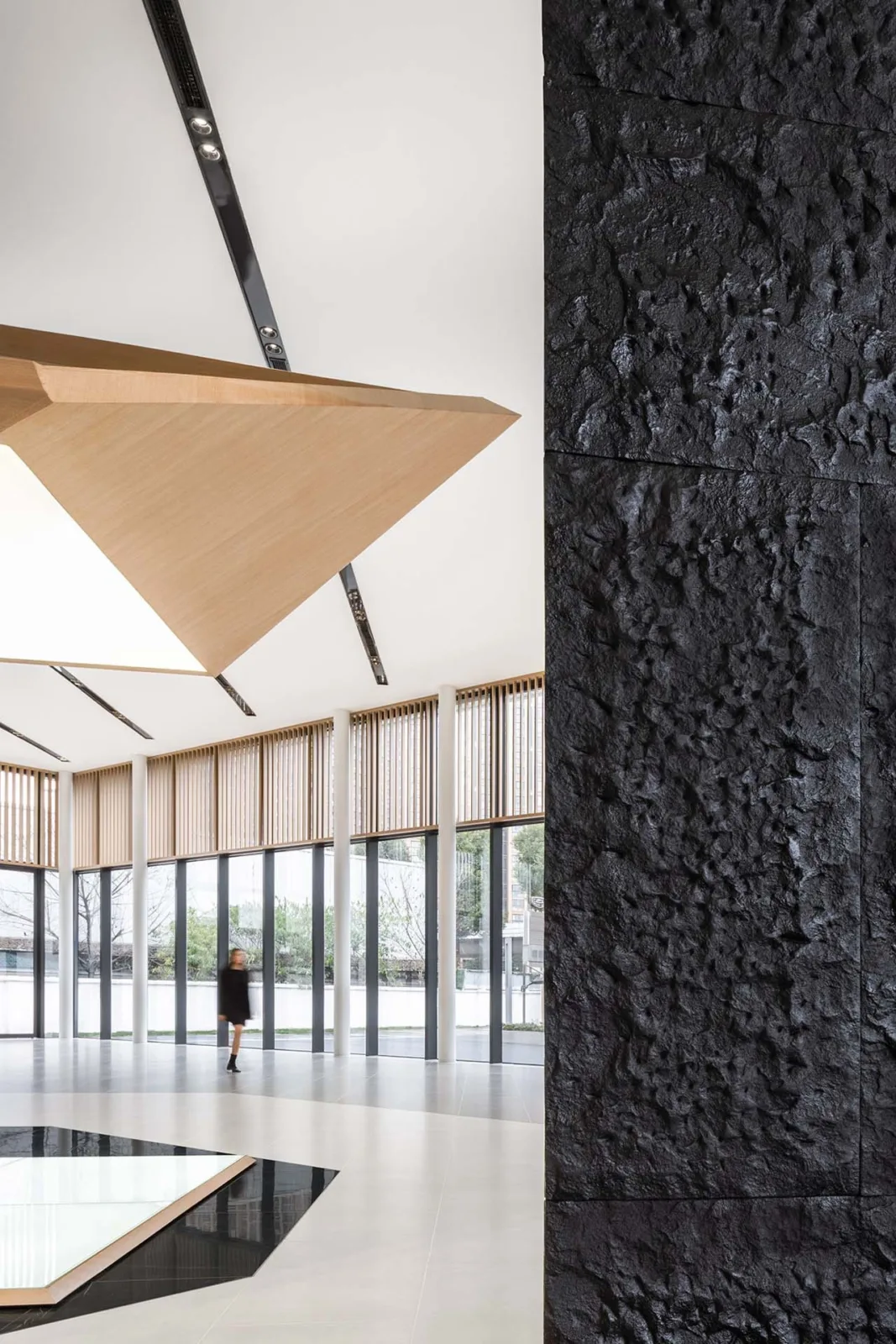 BIM Architecture | Chengdu BMW Experience Center/Zhu Haibo Architectural Design Firm