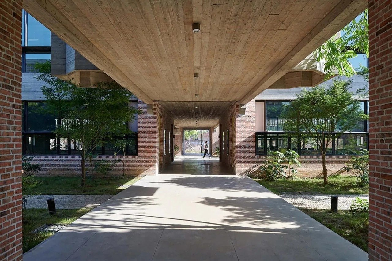 BIM Architecture | Workshop style Campus: Ding Shu Cheng School/Gen Architecture Firm
