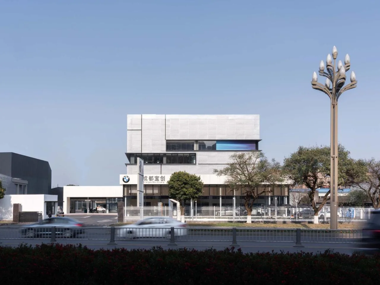 BIM Architecture | Chengdu BMW Experience Center/Zhu Haibo Architectural Design Firm