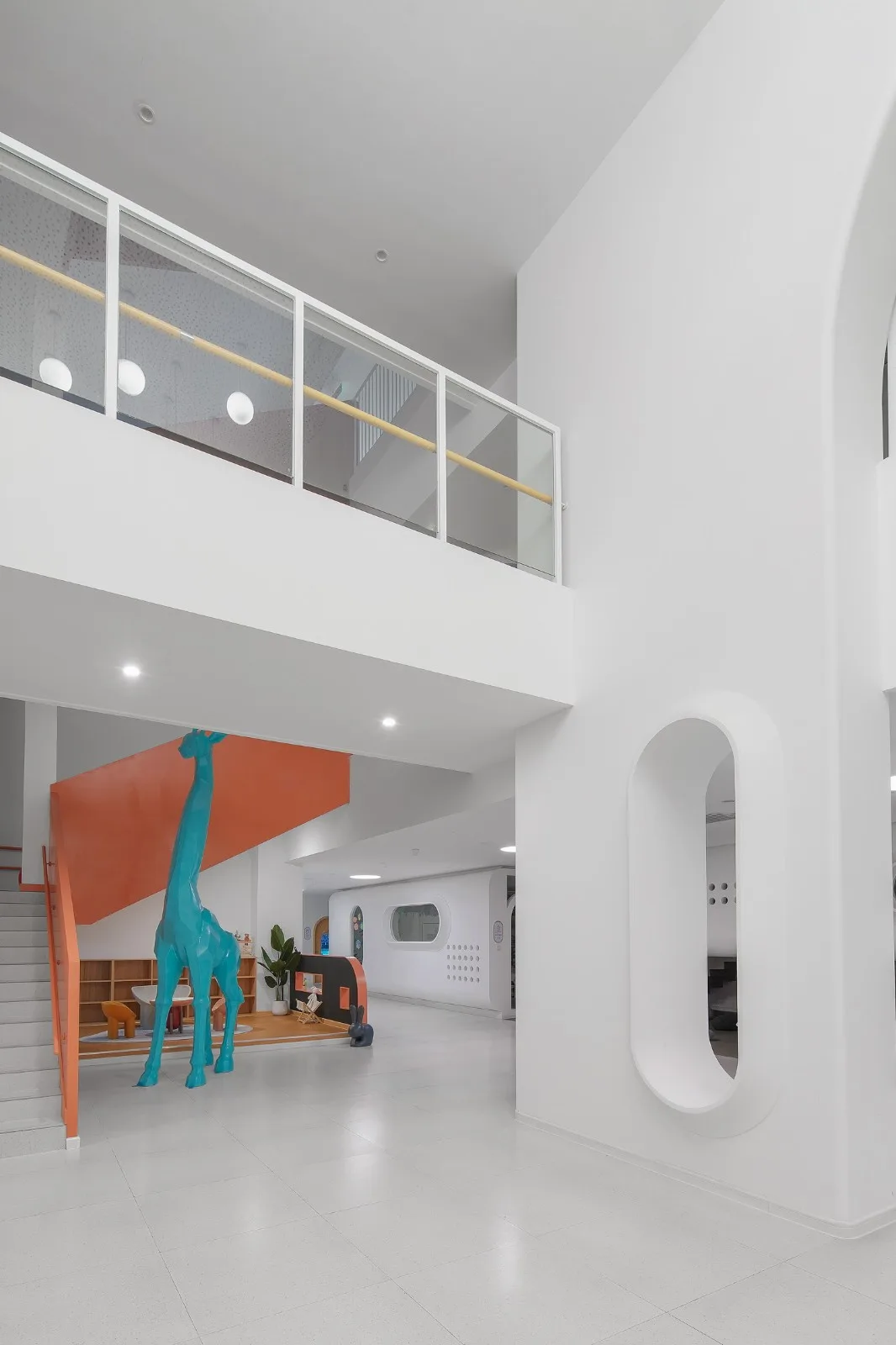 BIM Architecture | Haikou Mountain High School Kindergarten: How to conquer children with a kindergarten located under a high-speed railway station/DIKA's new work