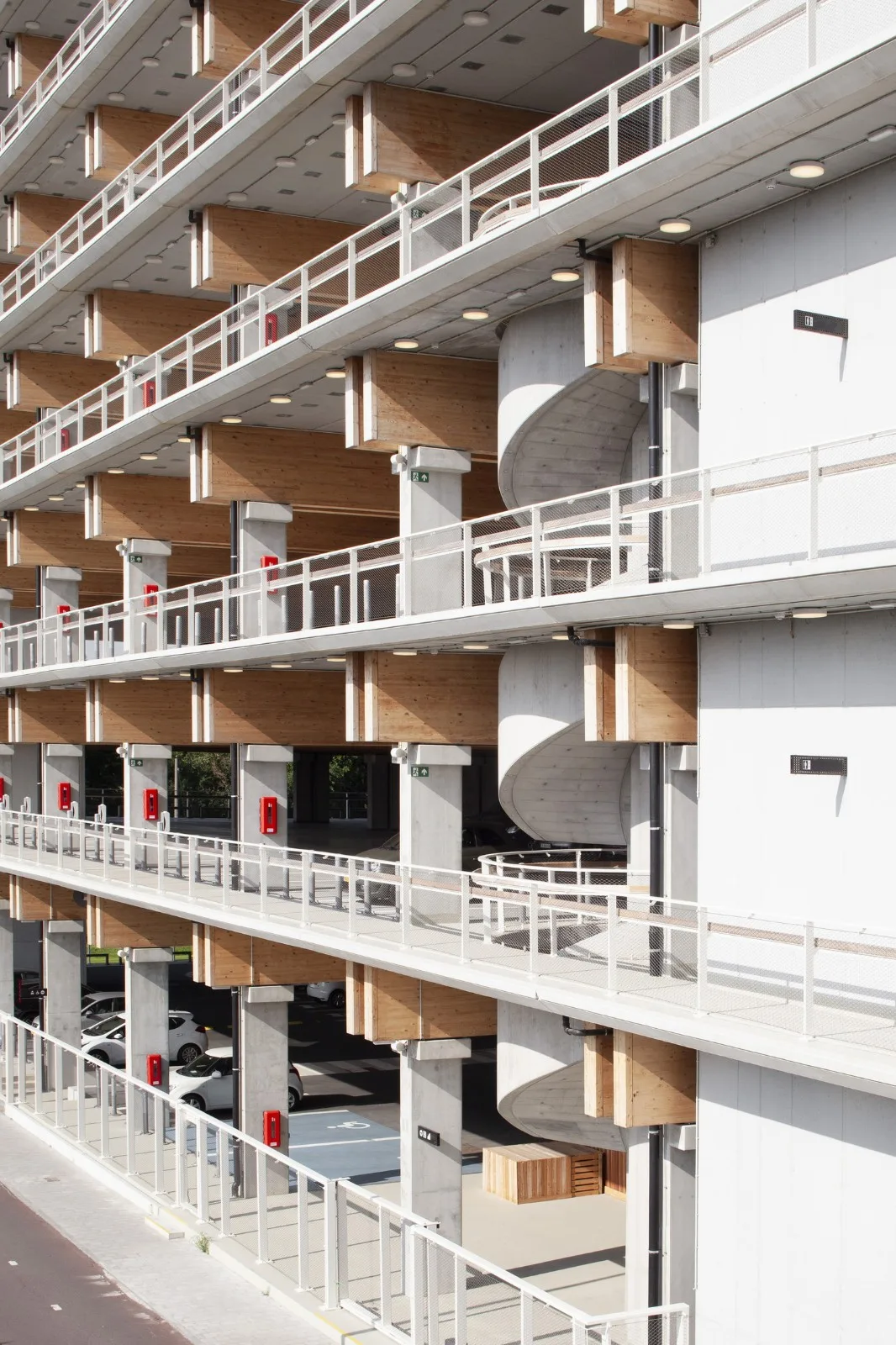 BIM architecture | Park+Ride new model, private transportation+public transportation/HUB