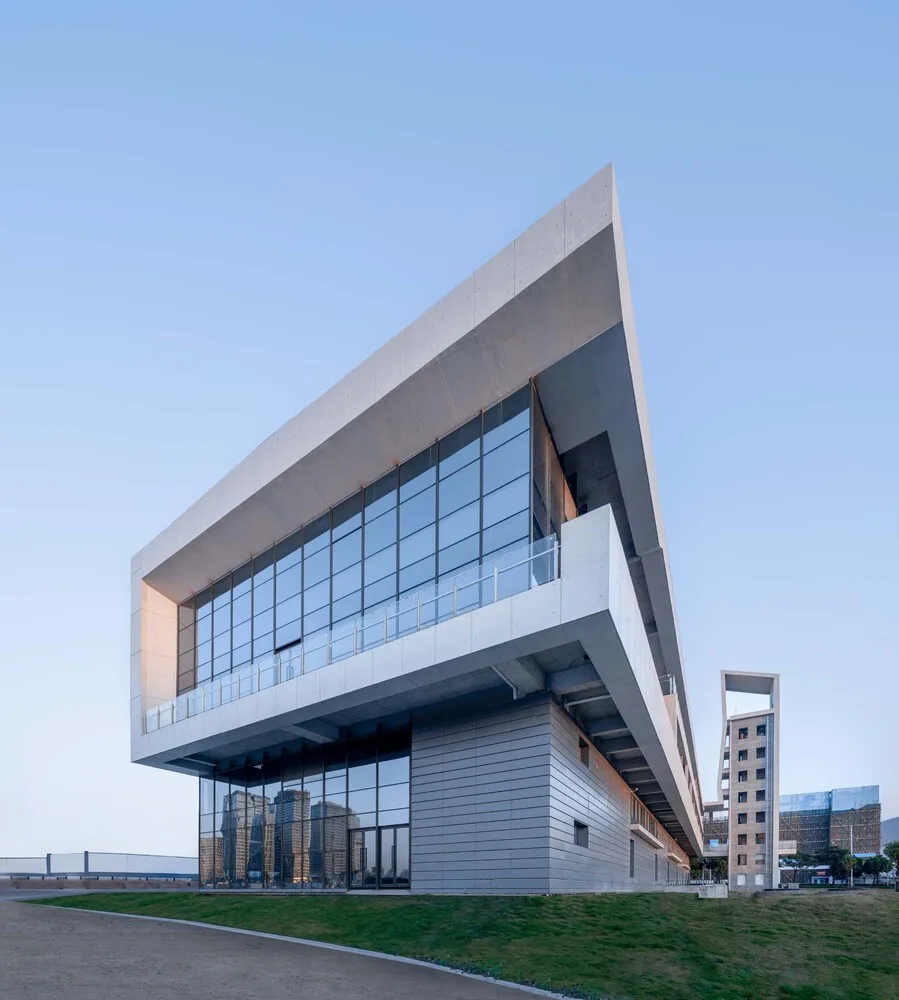 BIM Architecture | Shenzhen Qianhai Fire Station/Shenzhen University Architectural Design and Research Institute Co., Ltd. 'Zhong Zhong+Zhong Bo' Studio