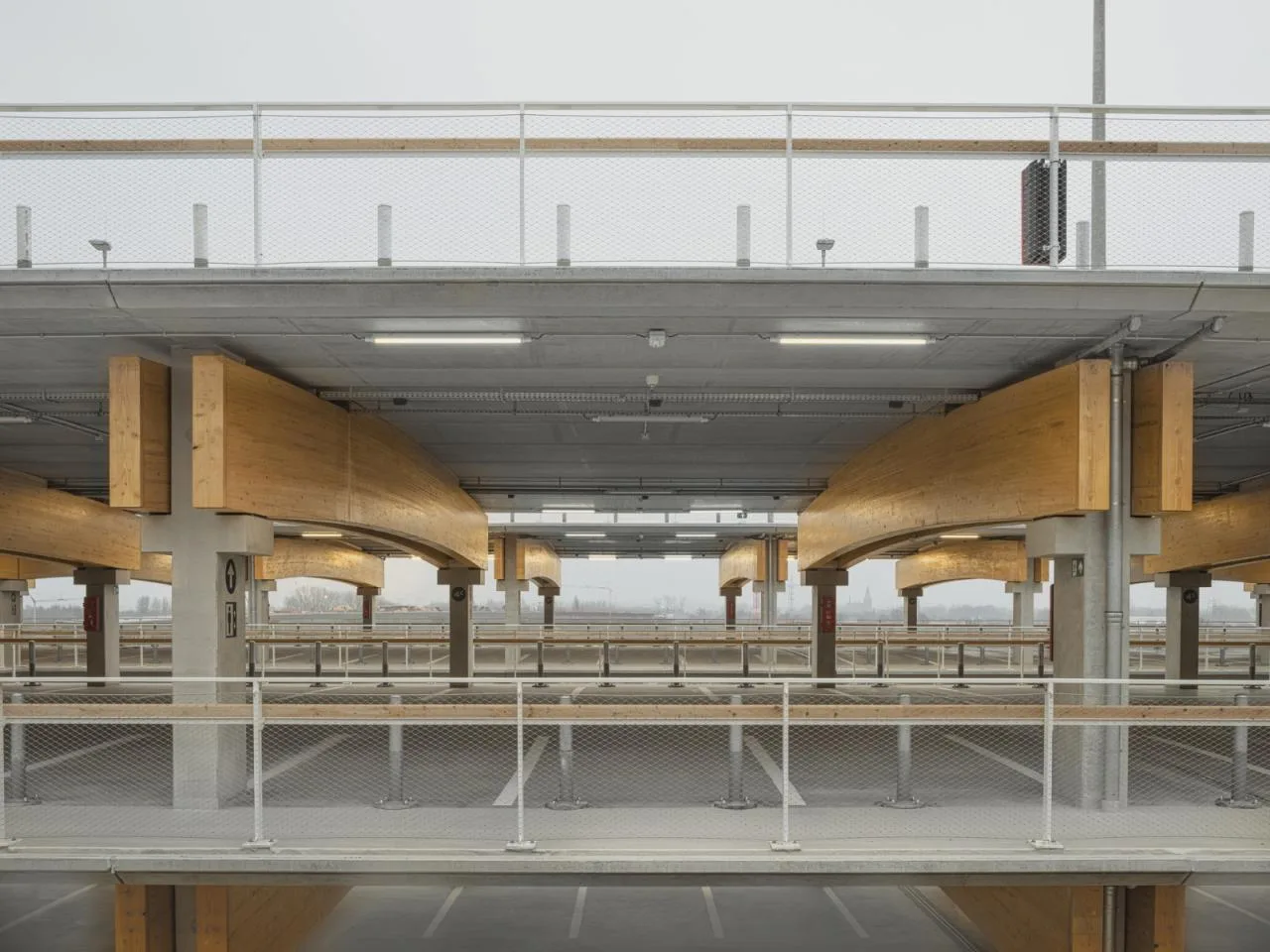 BIM architecture | Park+Ride new model, private transportation+public transportation/HUB