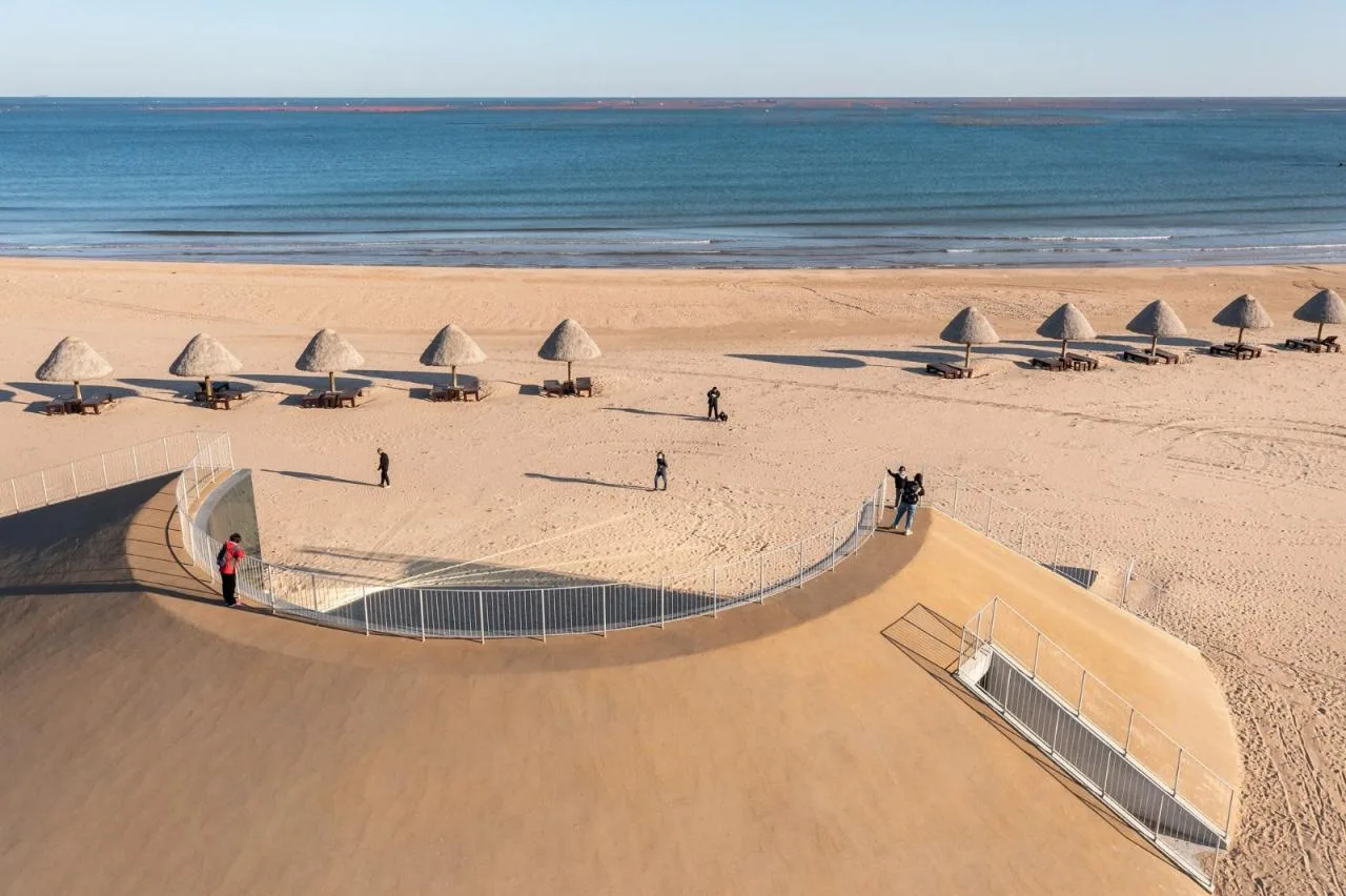 BIM Architecture | Seaside Cafe: Echoes of the Sea/Same Architectural Design Firm