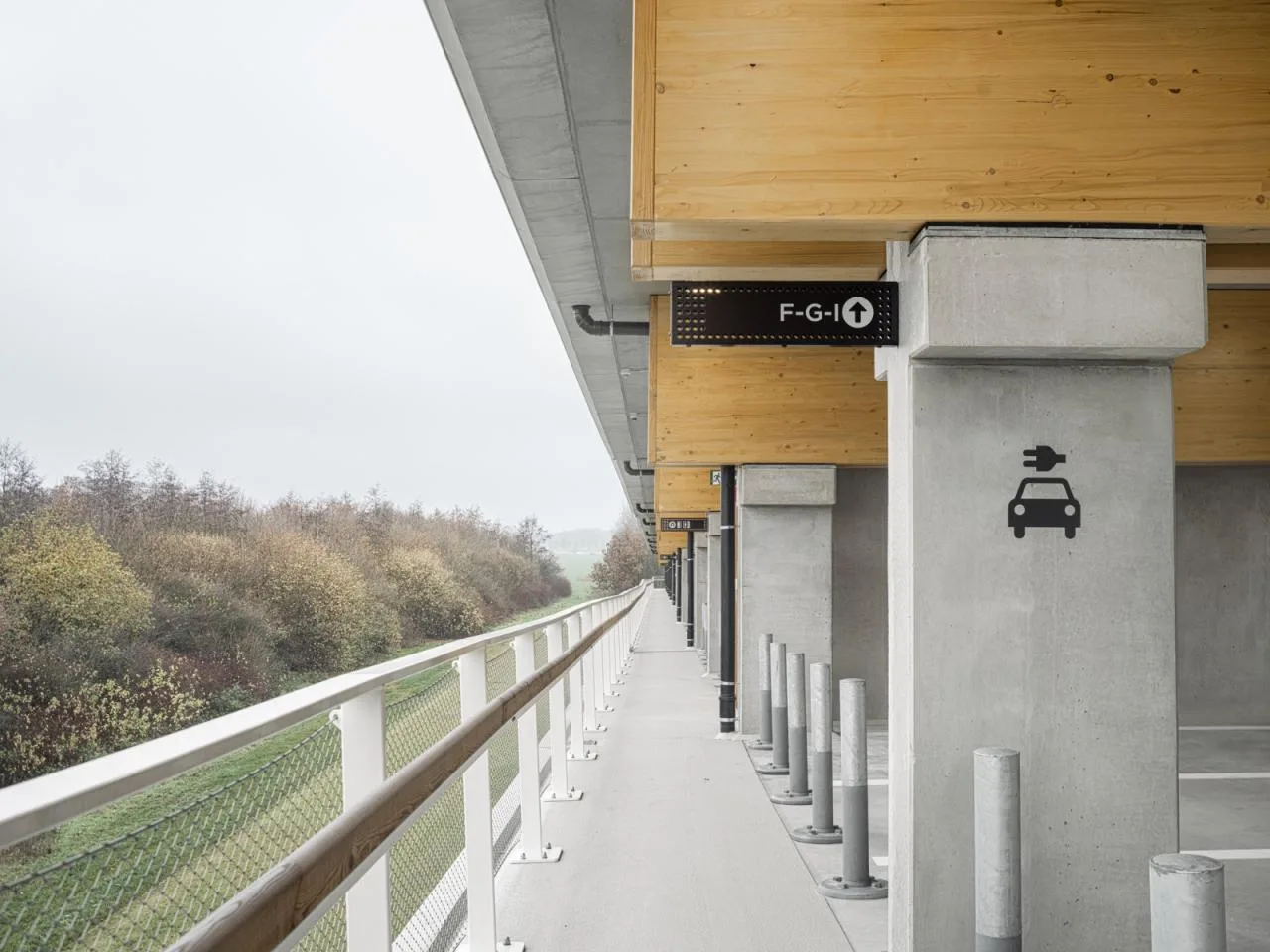 BIM architecture | Park+Ride new model, private transportation+public transportation/HUB