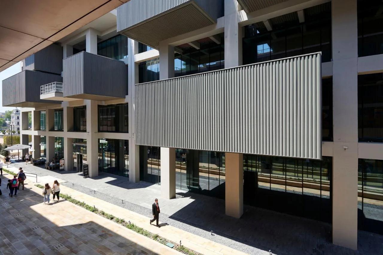 BIM Architecture | Box Out of Concrete Frame, Istanbul Museum of Painting and Sculpture/EAA - Emre Arolat Architecture