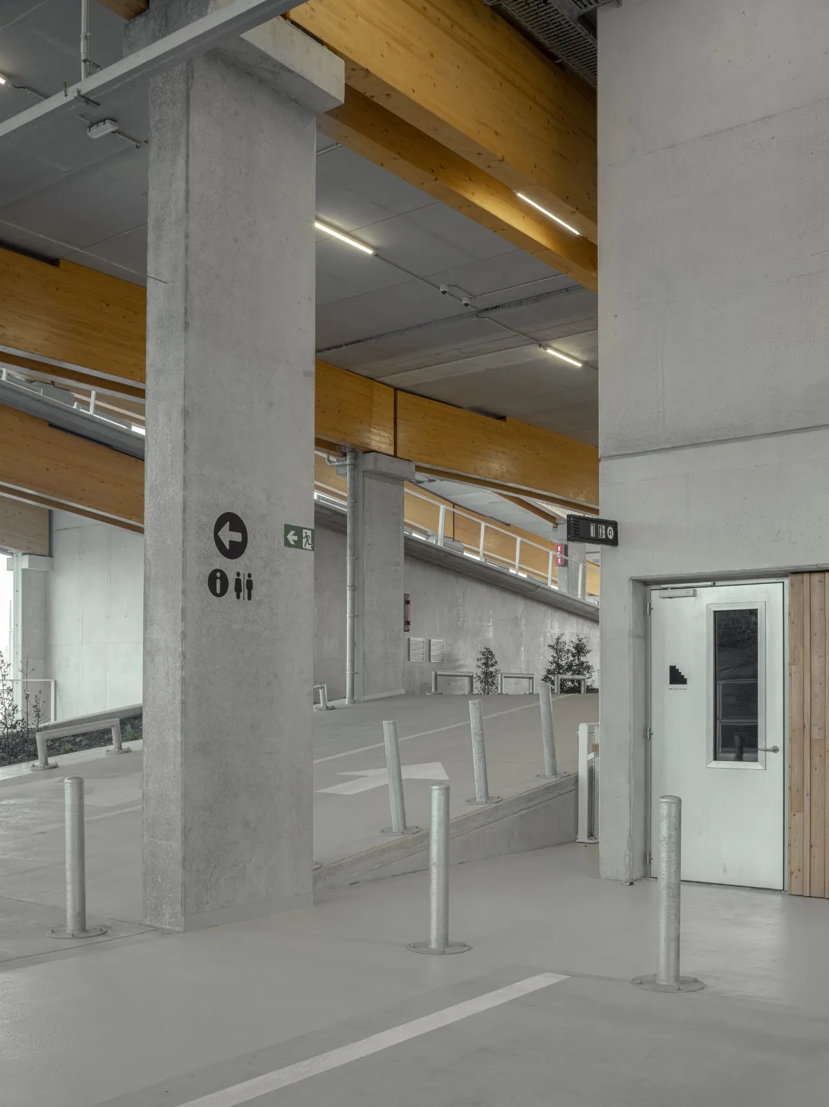 BIM architecture | Park+Ride new model, private transportation+public transportation/HUB