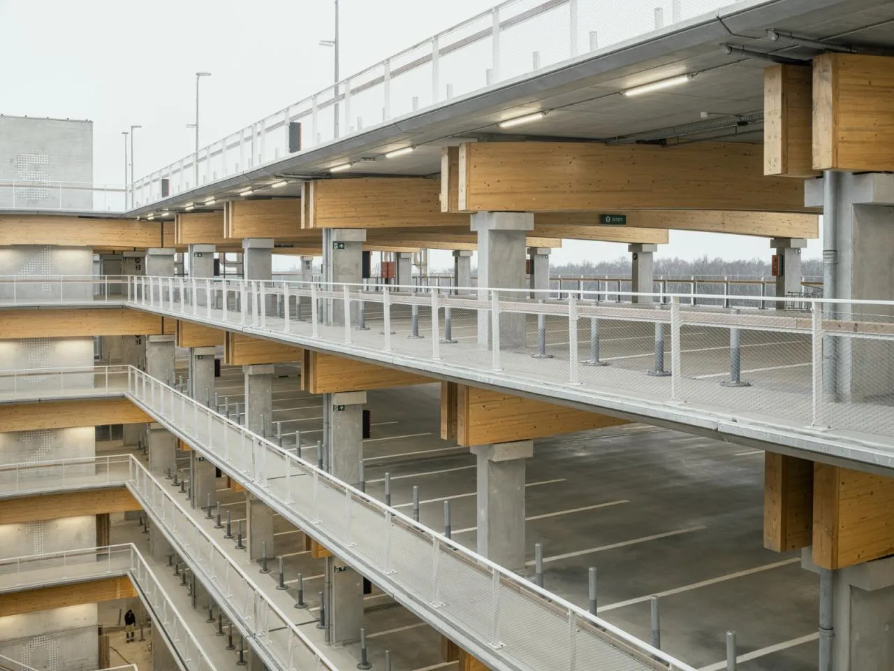 BIM architecture | Park+Ride new model, private transportation+public transportation/HUB