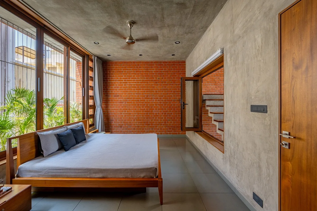 BIM Architecture | Floating Courtyard Residence/TRAANSPACE