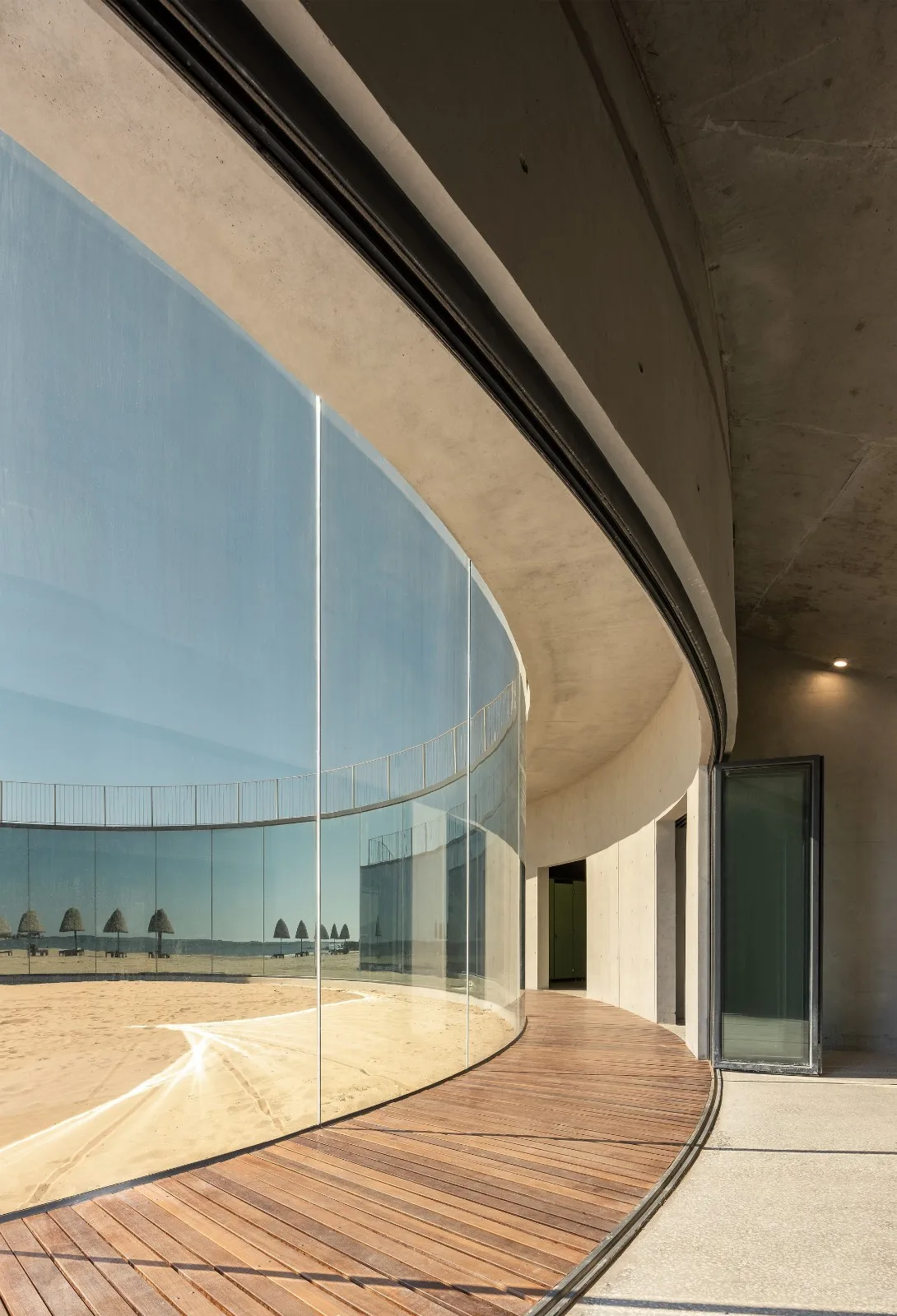BIM Architecture | Seaside Cafe: Echoes of the Sea/Same Architectural Design Firm