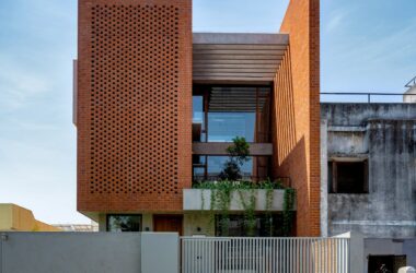 Floating Courtyard Residence by TRAANSPACE | Innovative BIM Architecture-BIM WORLD