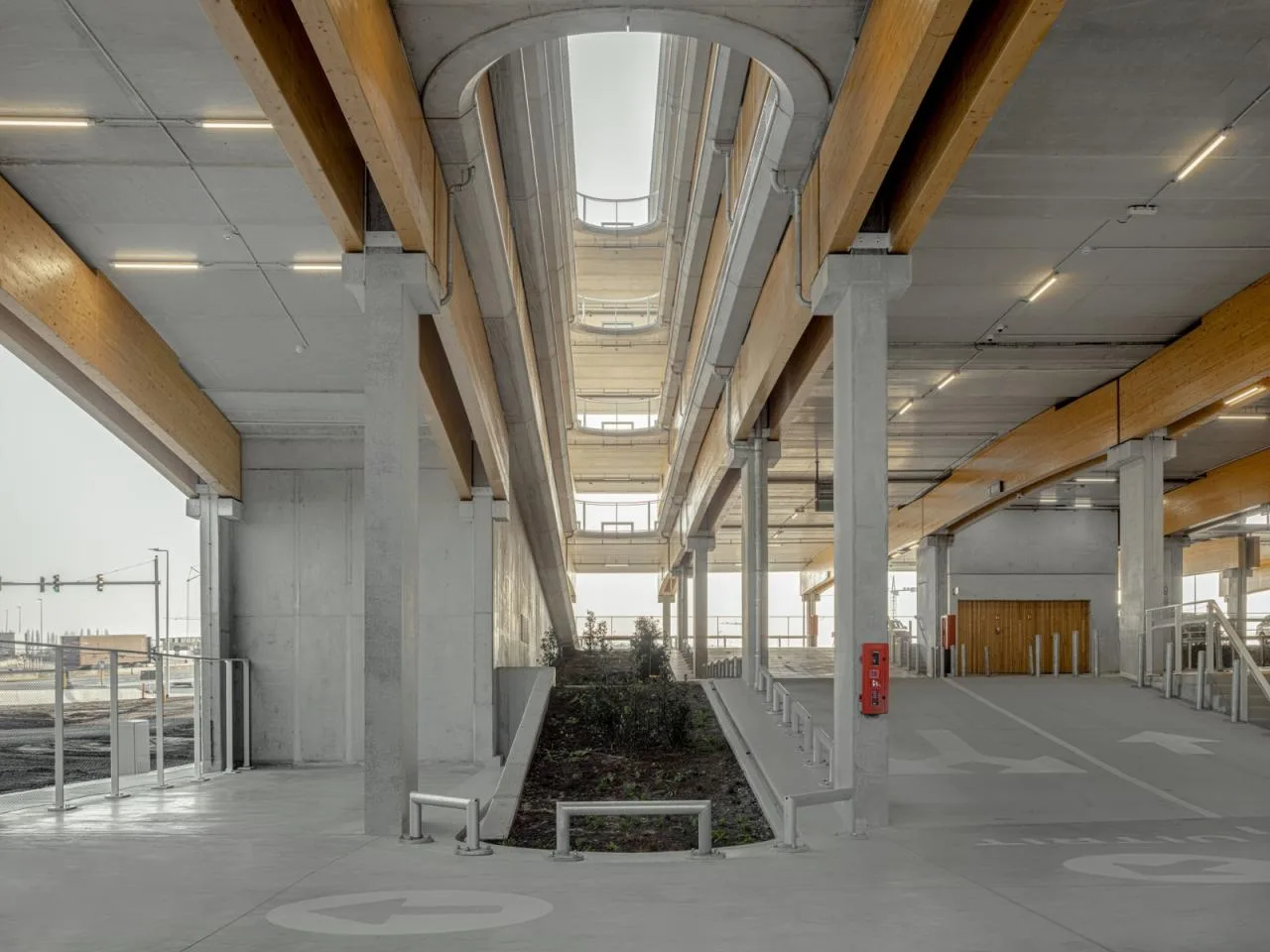 BIM architecture | Park+Ride new model, private transportation+public transportation/HUB