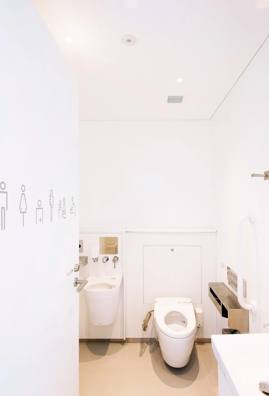 BIM Architecture | Translucent Blocks, Tokyo 'Pure White' Public Restrooms/SAMURAI