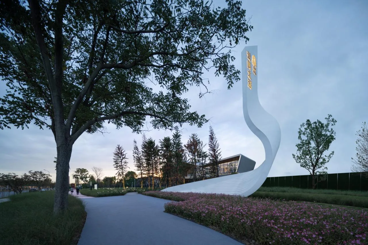 BIM Architecture | Floating Art Residence Boat Mooring in Yanzhu: Chengdu's First Open Golden Land • Luming North Lake/Chengzhi Design