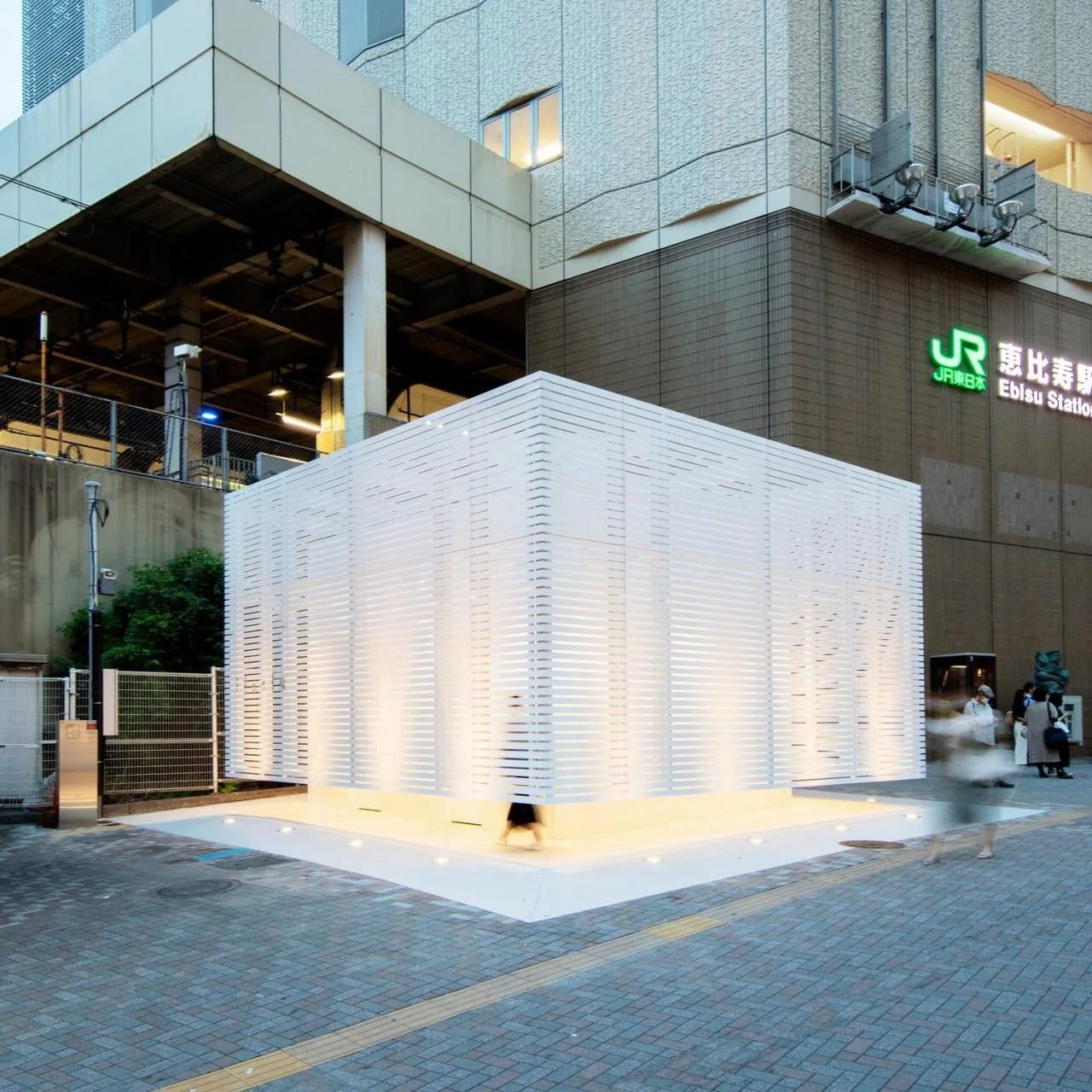 BIM Architecture | Translucent Blocks, Tokyo 'Pure White' Public Restrooms/SAMURAI