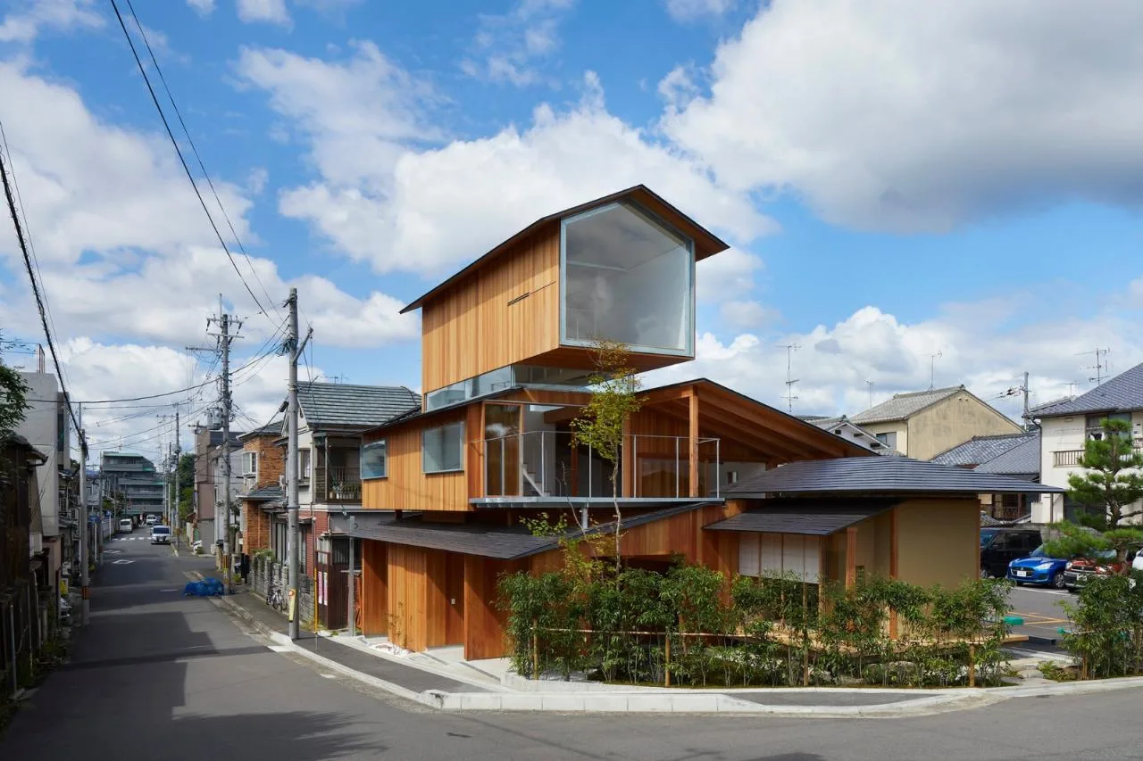 BIM Architecture | Duck House with Overlapping Roofs/Hata Yoyo Architectural Design Firm