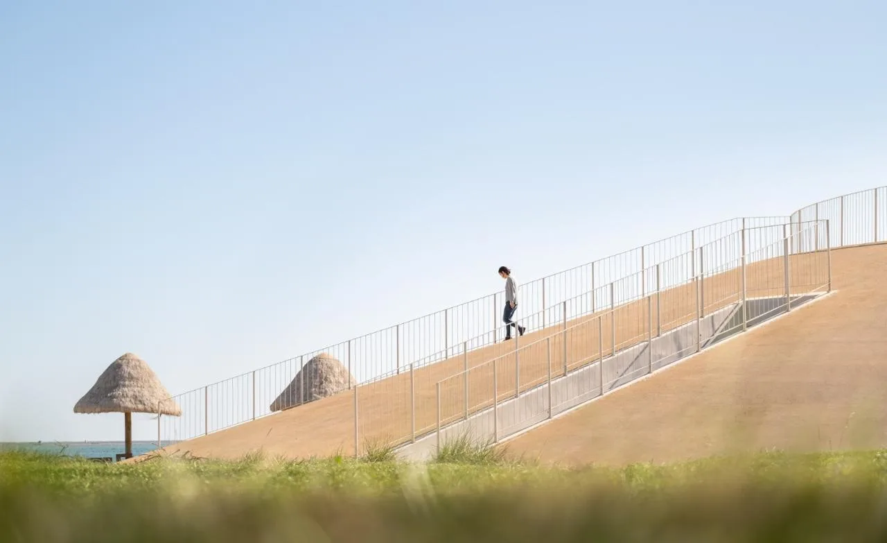 BIM Architecture | Seaside Cafe: Echoes of the Sea/Same Architectural Design Firm