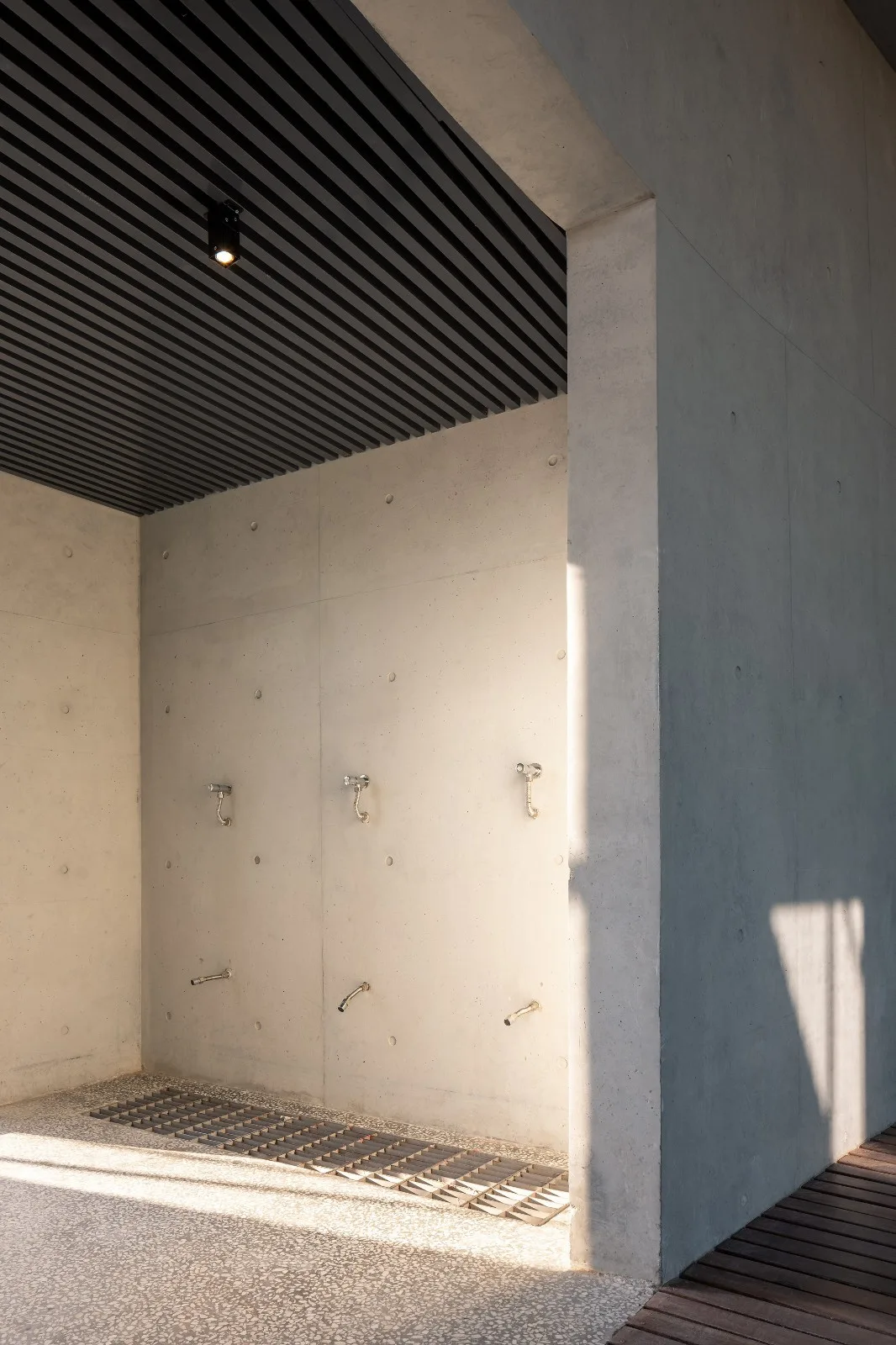 BIM Architecture | Seaside Cafe: Echoes of the Sea/Same Architectural Design Firm
