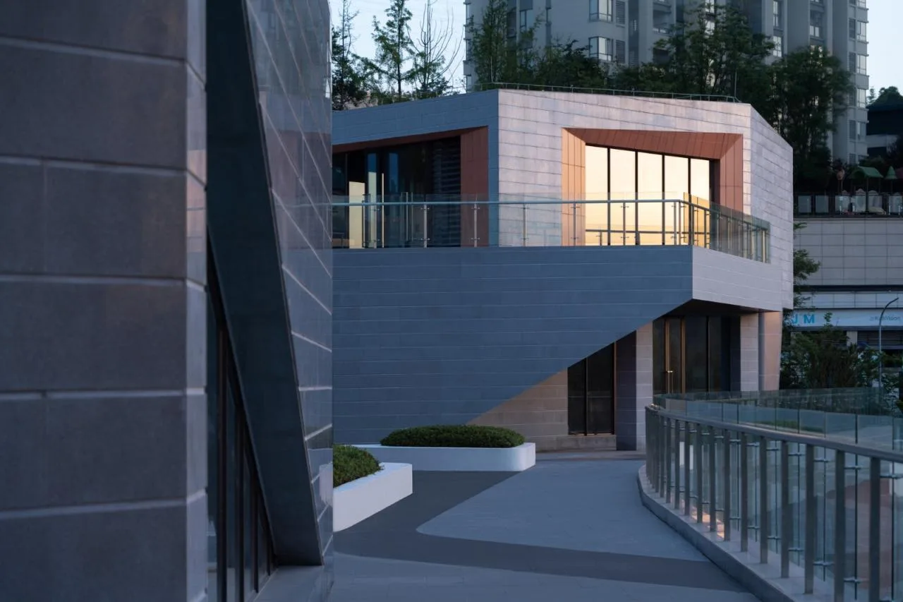 BIM Architecture | Chongqing Nan'an District Tea Garden Zhongjiao Manshan Riverside Commercial, Chongqing/Yuandao Architecture