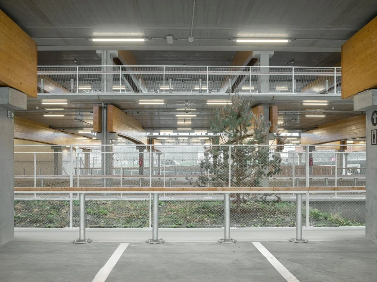 BIM architecture | Park+Ride new model, private transportation+public transportation/HUB
