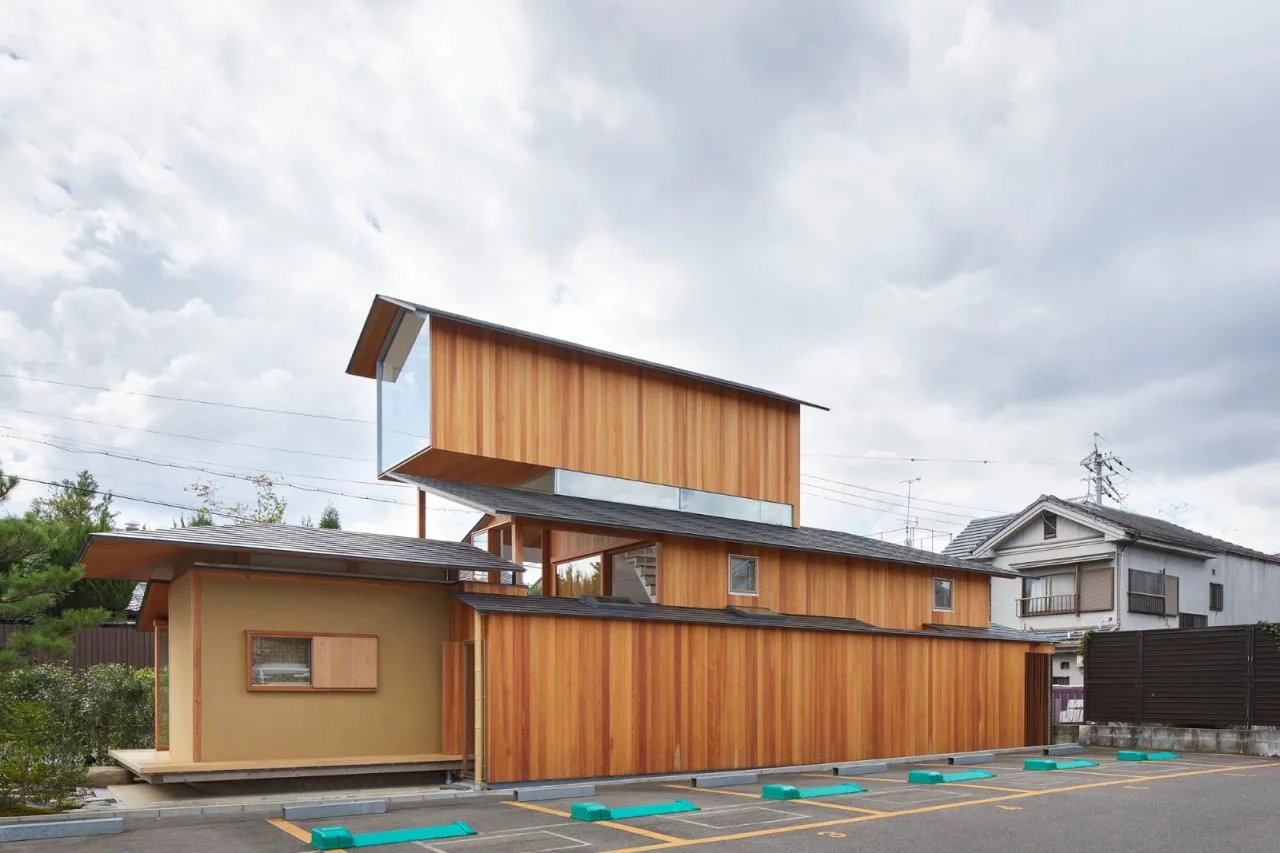 BIM Architecture | Duck House with Overlapping Roofs/Hata Yoyo Architectural Design Firm