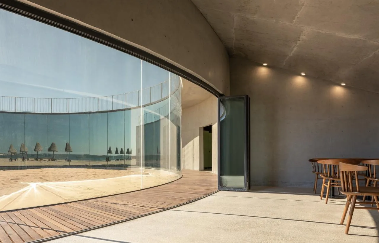 BIM Architecture | Seaside Cafe: Echoes of the Sea/Same Architectural Design Firm