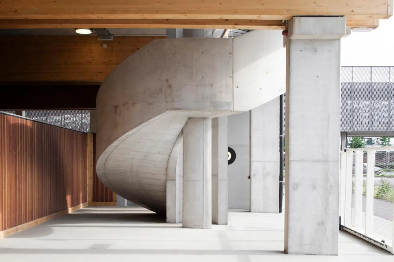 BIM architecture | Park+Ride new model, private transportation+public transportation/HUB