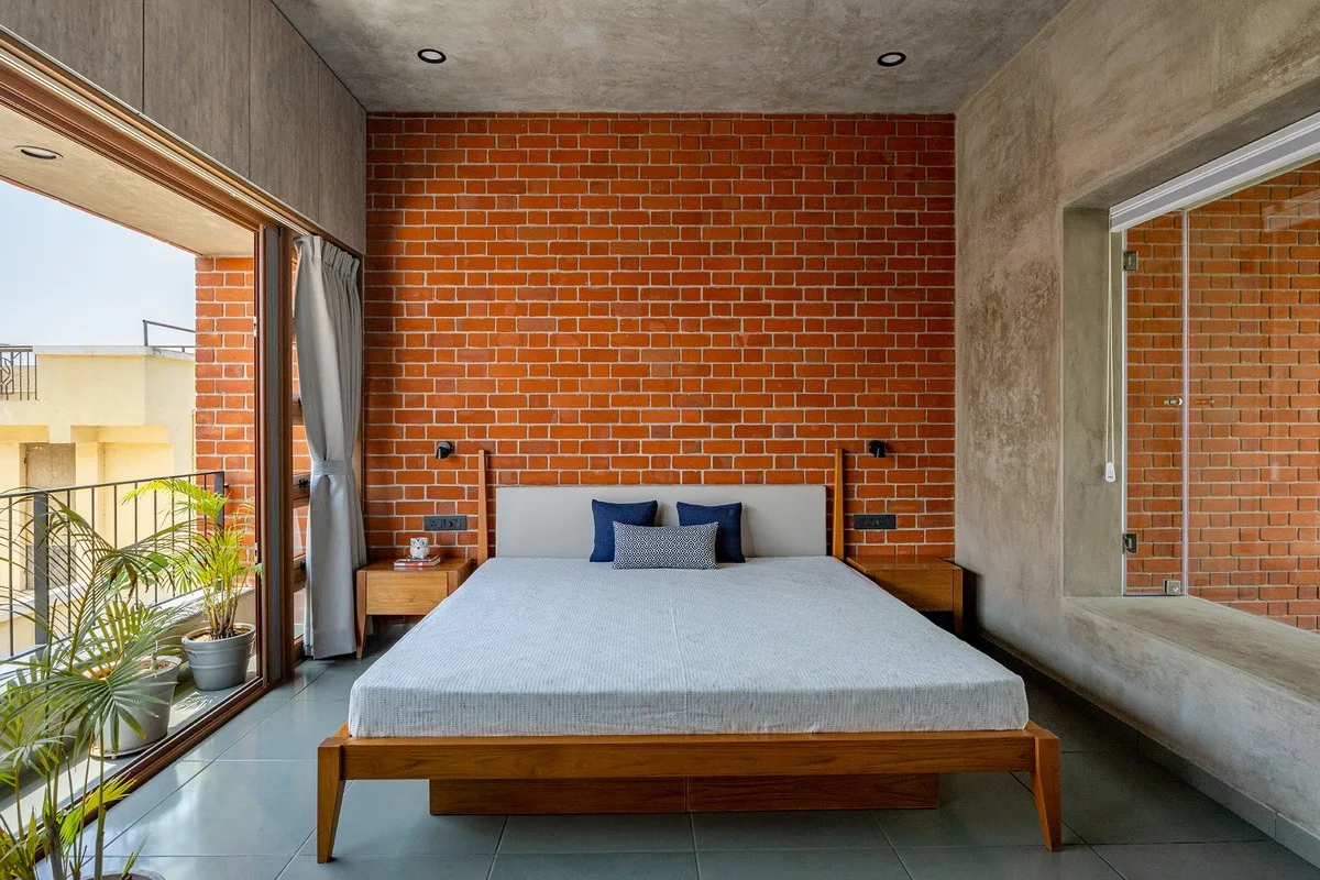 BIM Architecture | Floating Courtyard Residence/TRAANSPACE