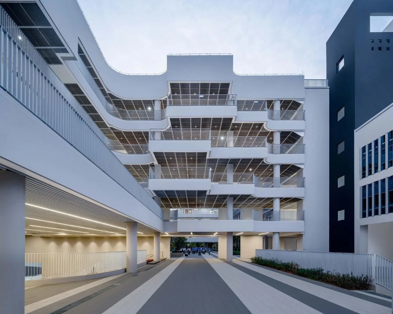 BIM Architecture | Link and Reshaping: Shenzhen Nanshan Qilin Middle School Renovation and Expansion Project/Yuanben Studio