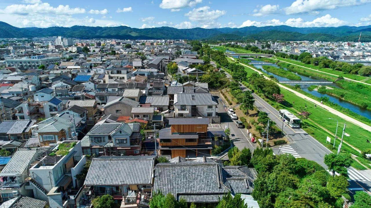 BIM Architecture | Duck House with Overlapping Roofs/Hata Yoyo Architectural Design Firm