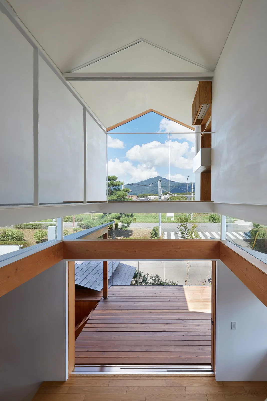 BIM Architecture | Duck House with Overlapping Roofs/Hata Yoyo Architectural Design Firm